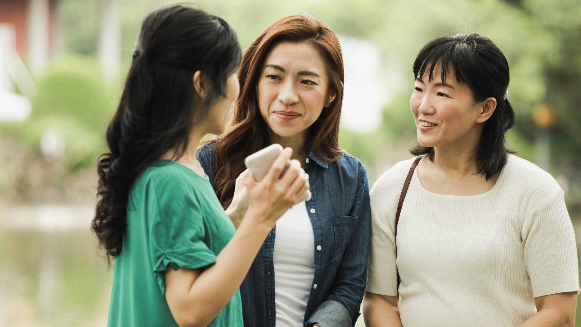 女性更年期改善症狀方法-正常社交活動